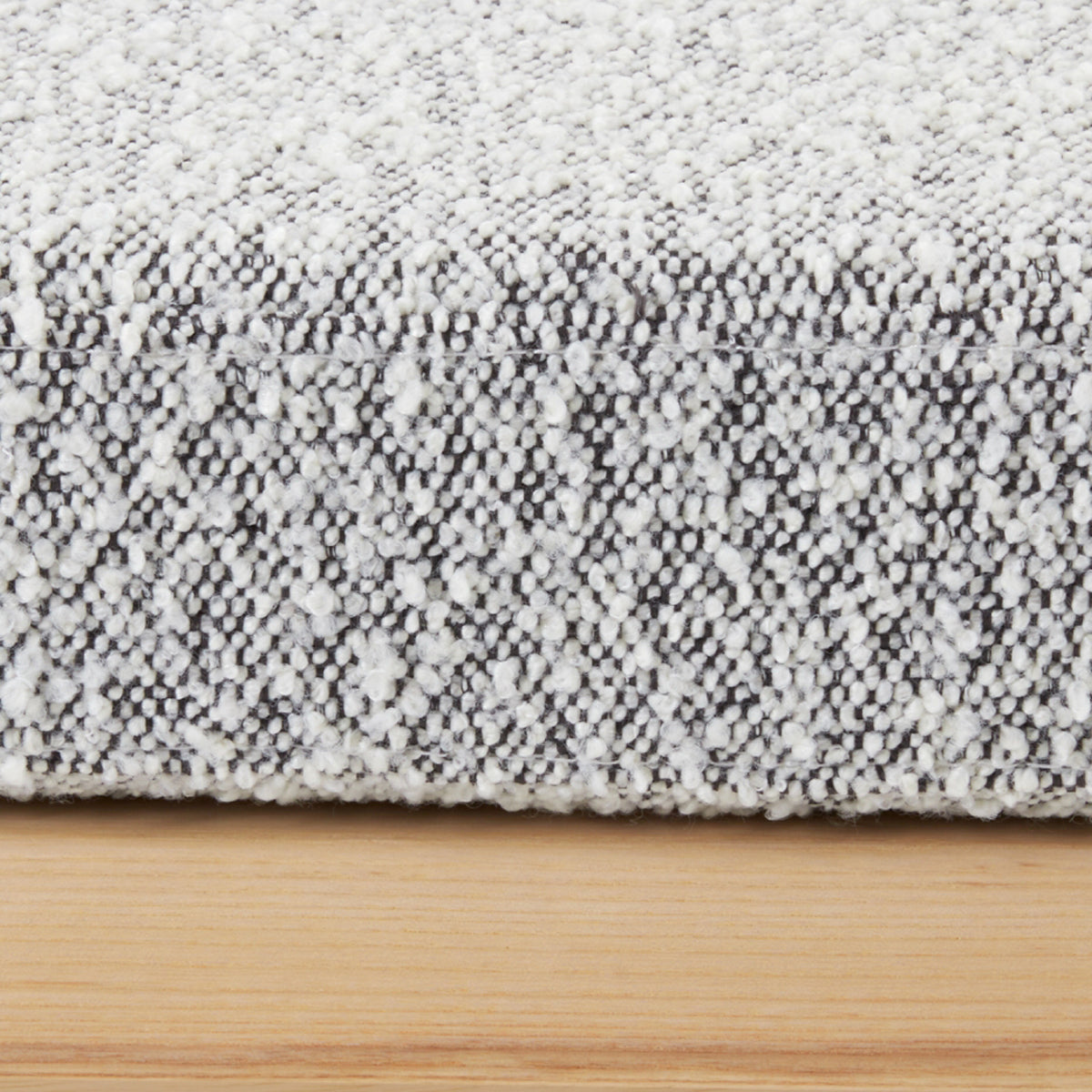Scout Boucle Bench