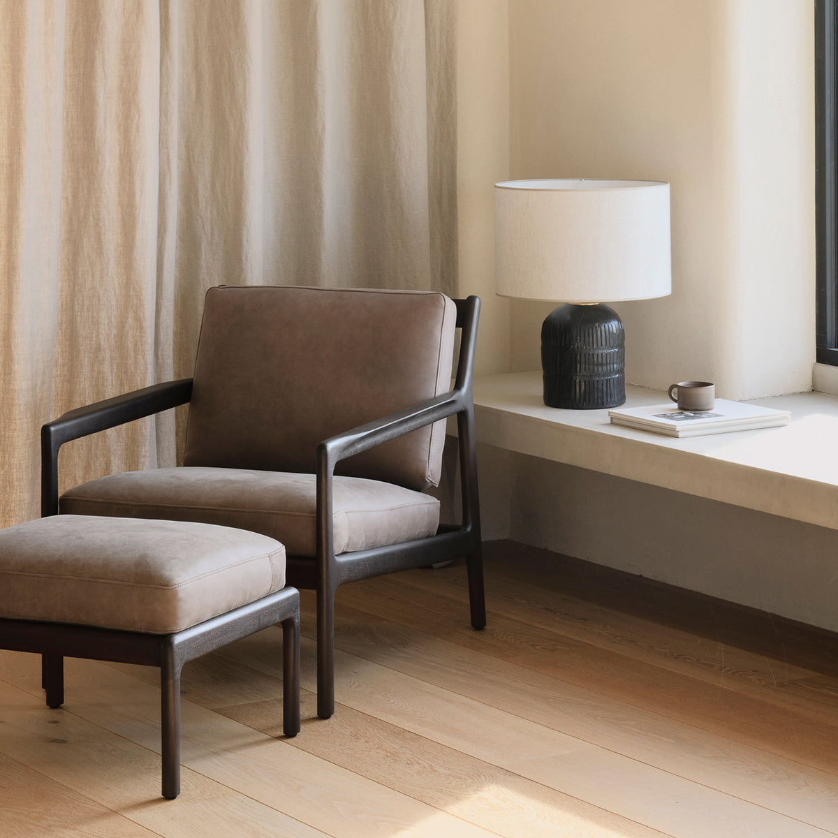 Jack Leather Lounge Chair (Mahogany Dark Brown, Terra Nubuck)