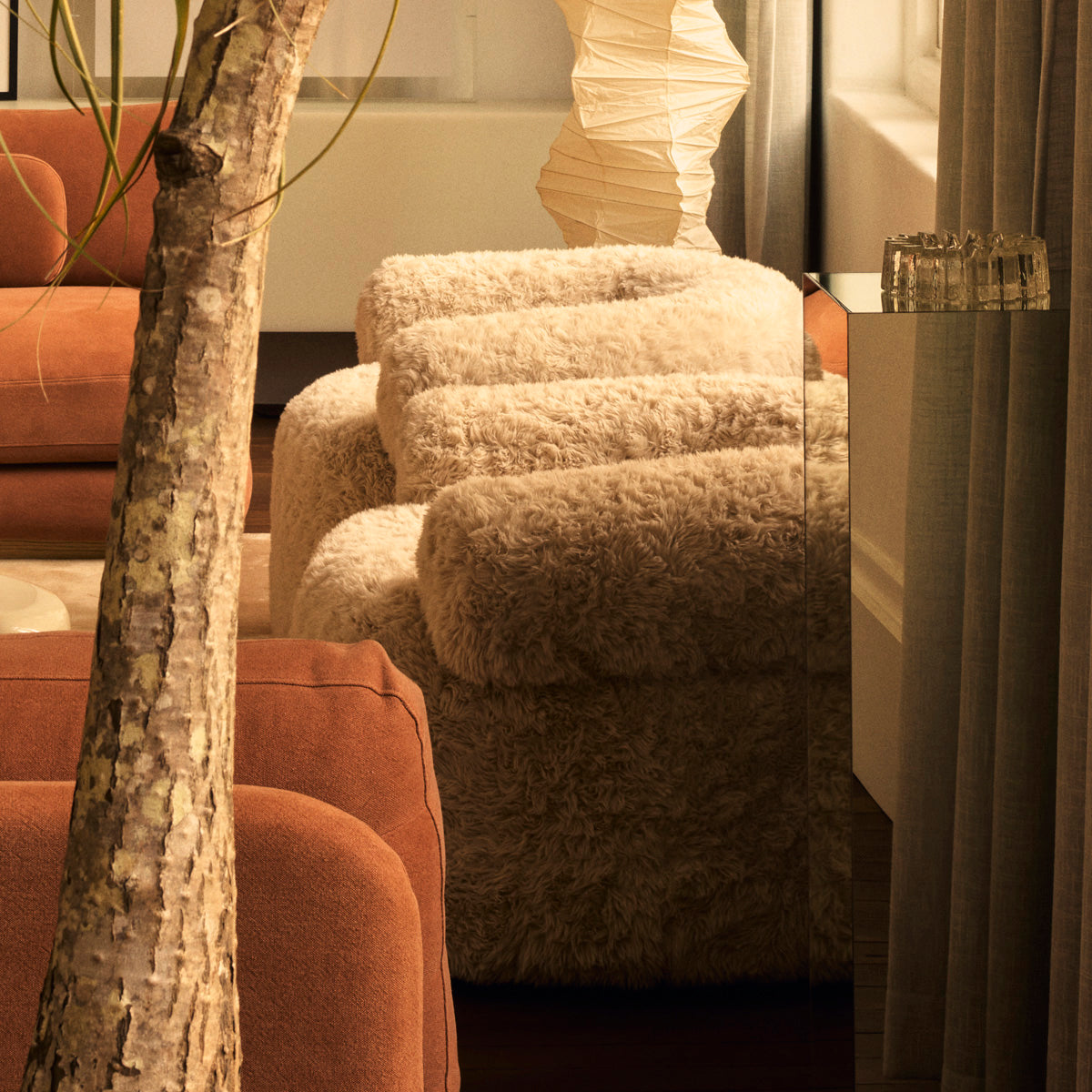 Huggy Swivel Armchair