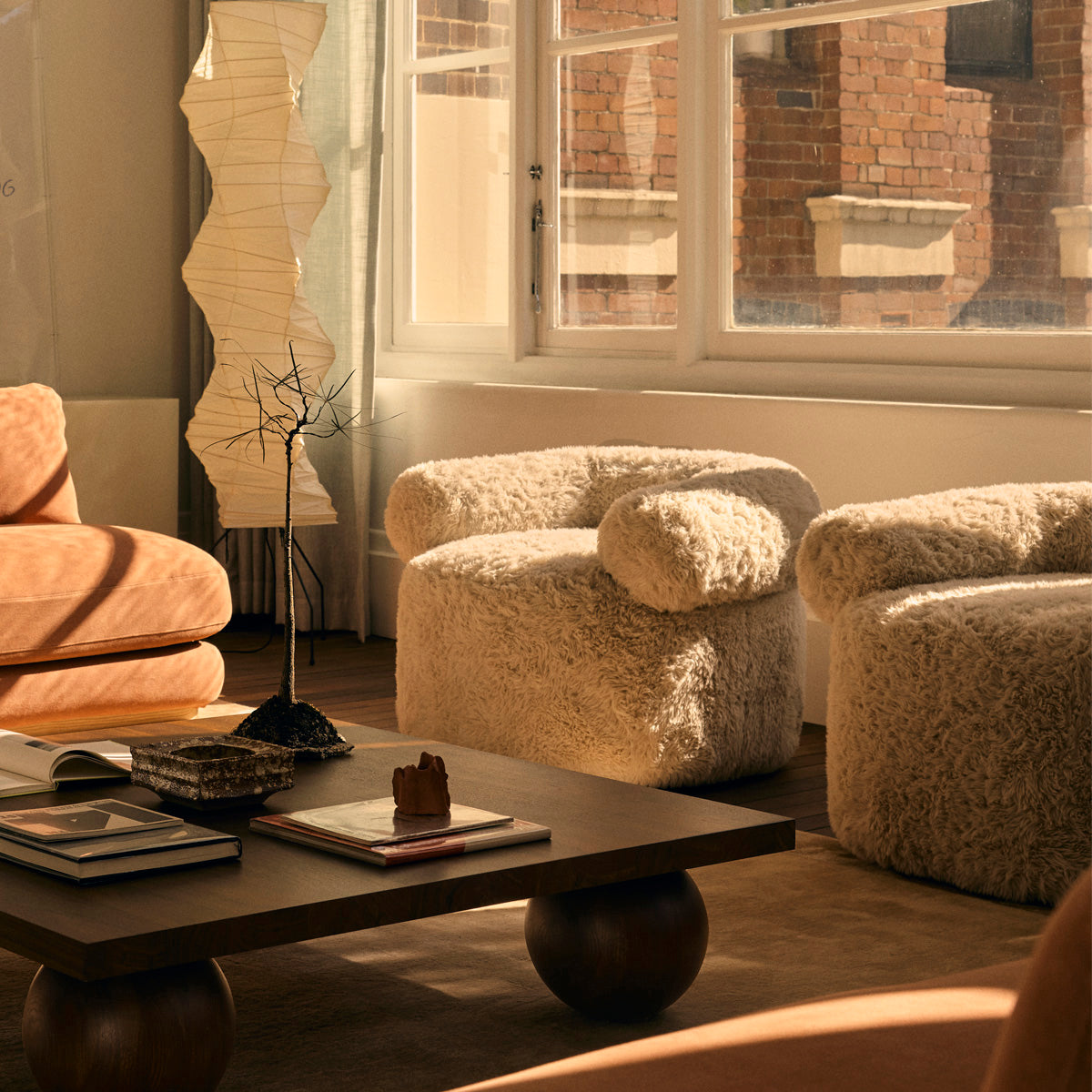 Huggy Swivel Armchair