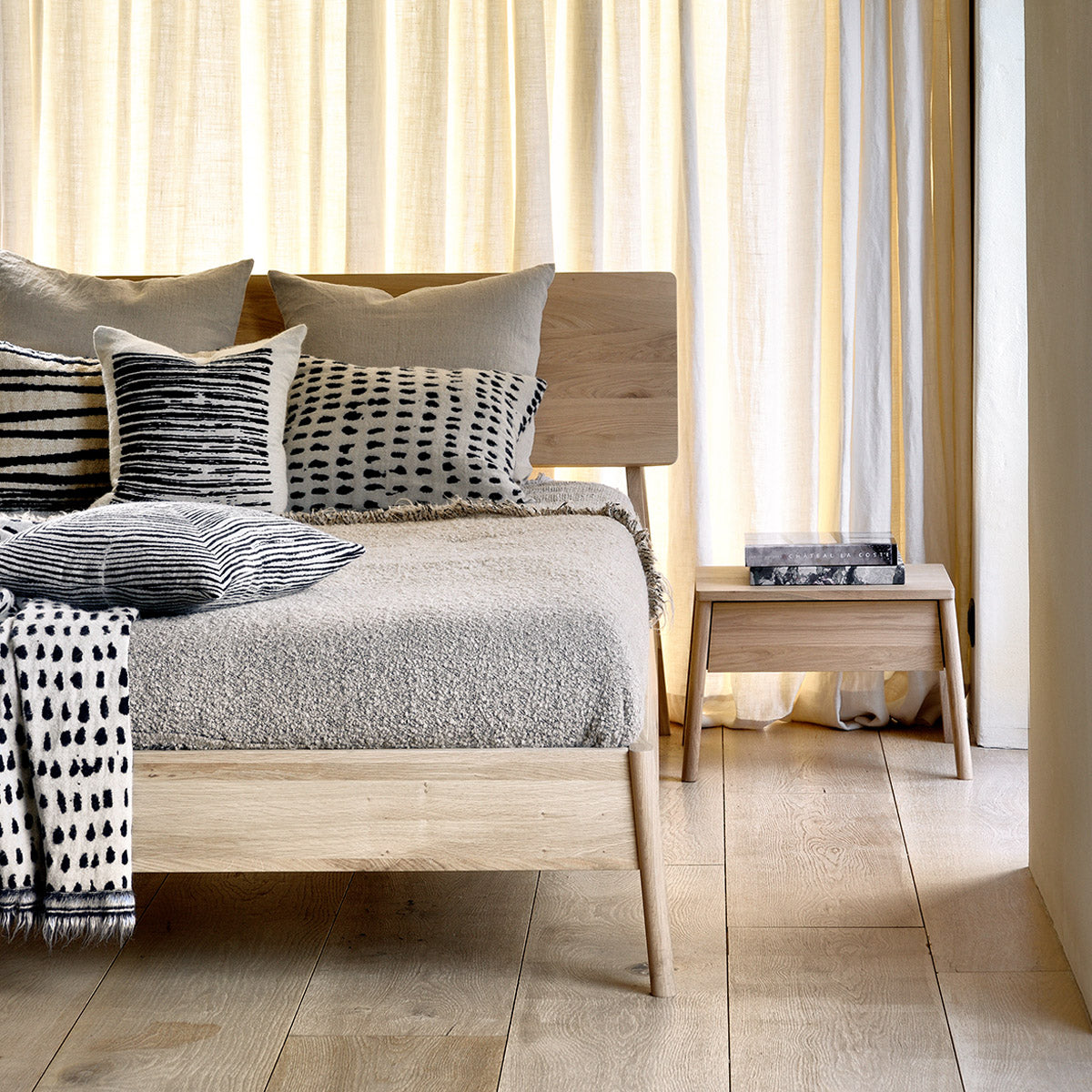 Air King Bed Frame (Oak)