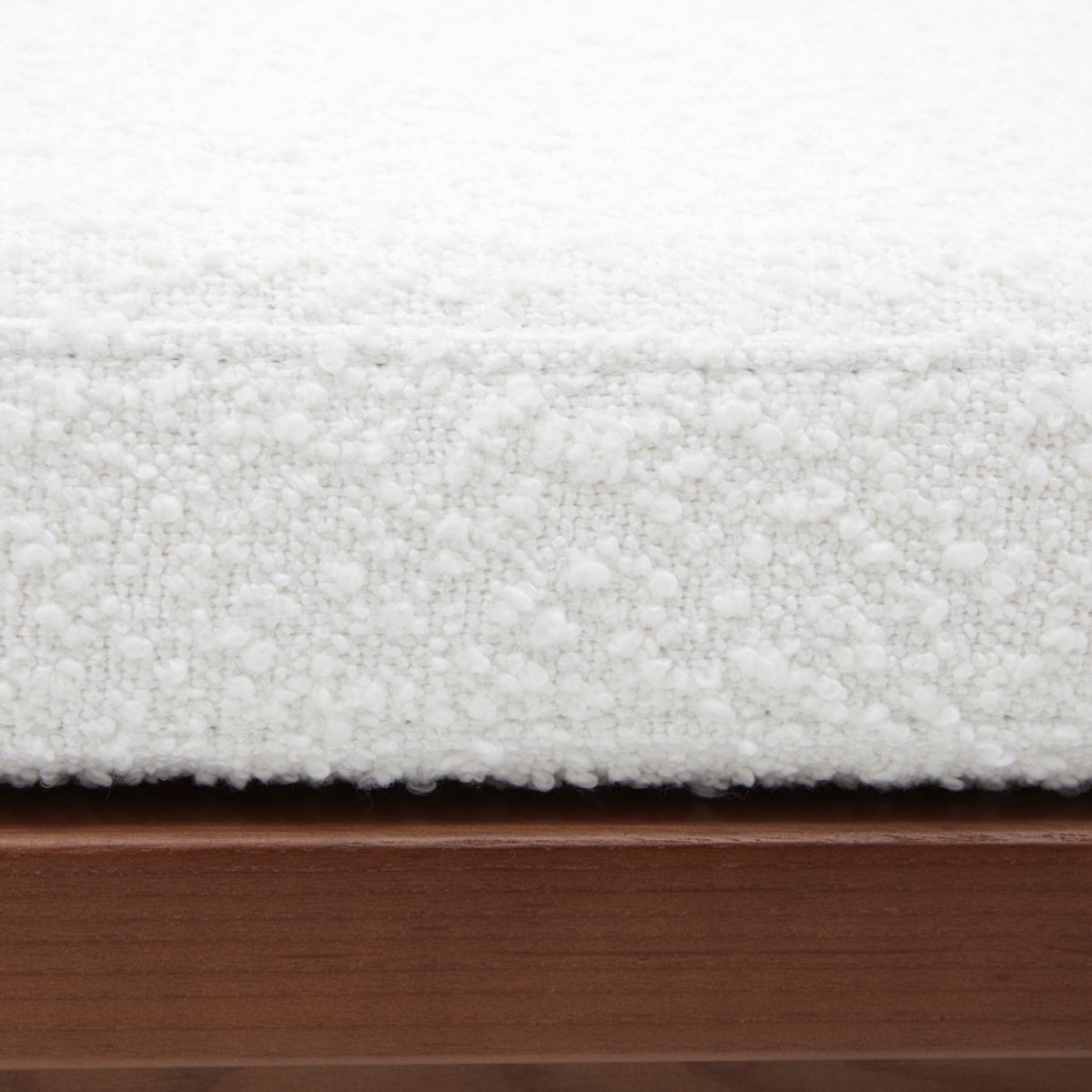 Scout Boucle Bench