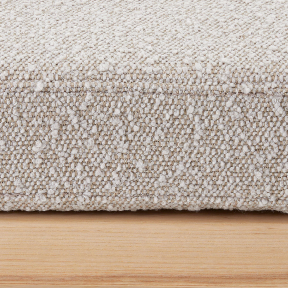 Scout Boucle Bench
