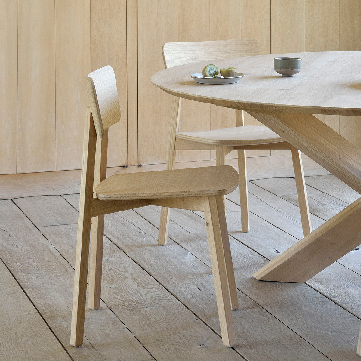 Circle Round Dining Table (Oak, 136cm)
