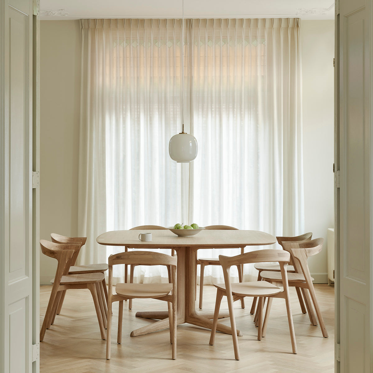 Corto Dining Table