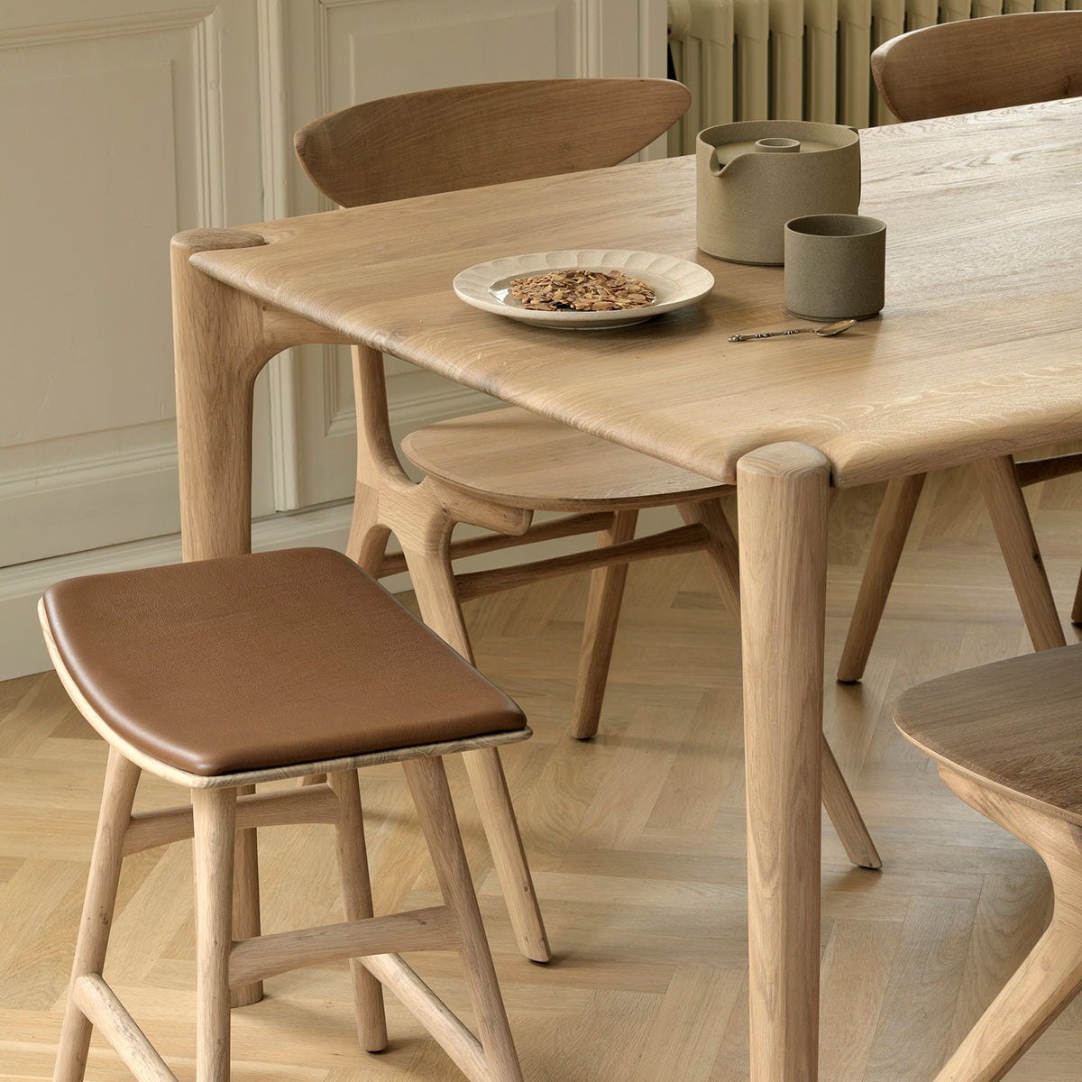 PI Rectangle Dining Table