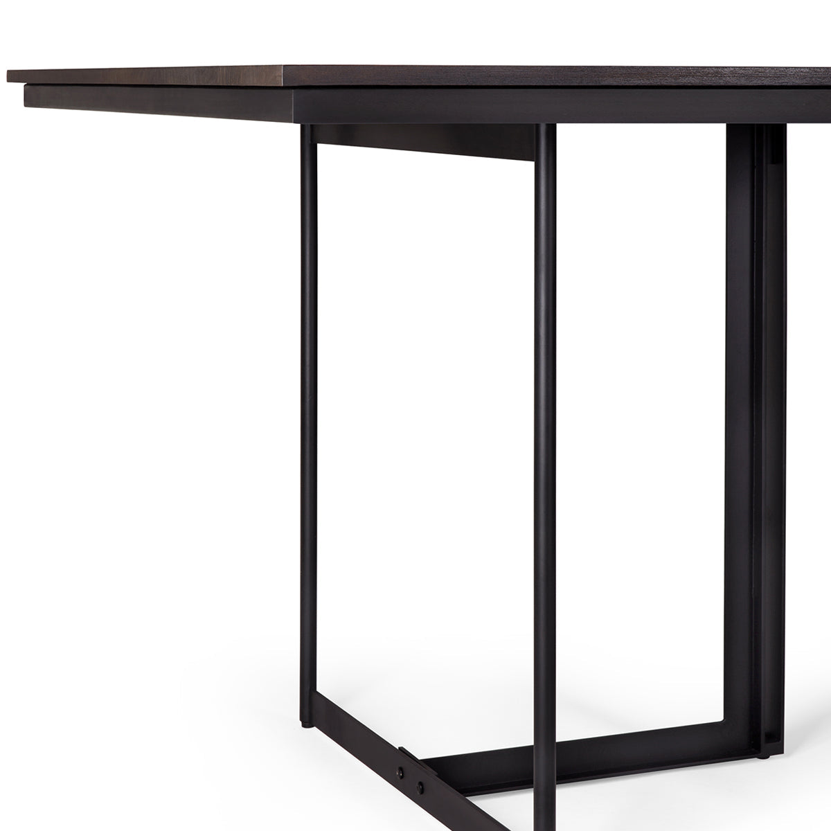 Tacet Dining Table