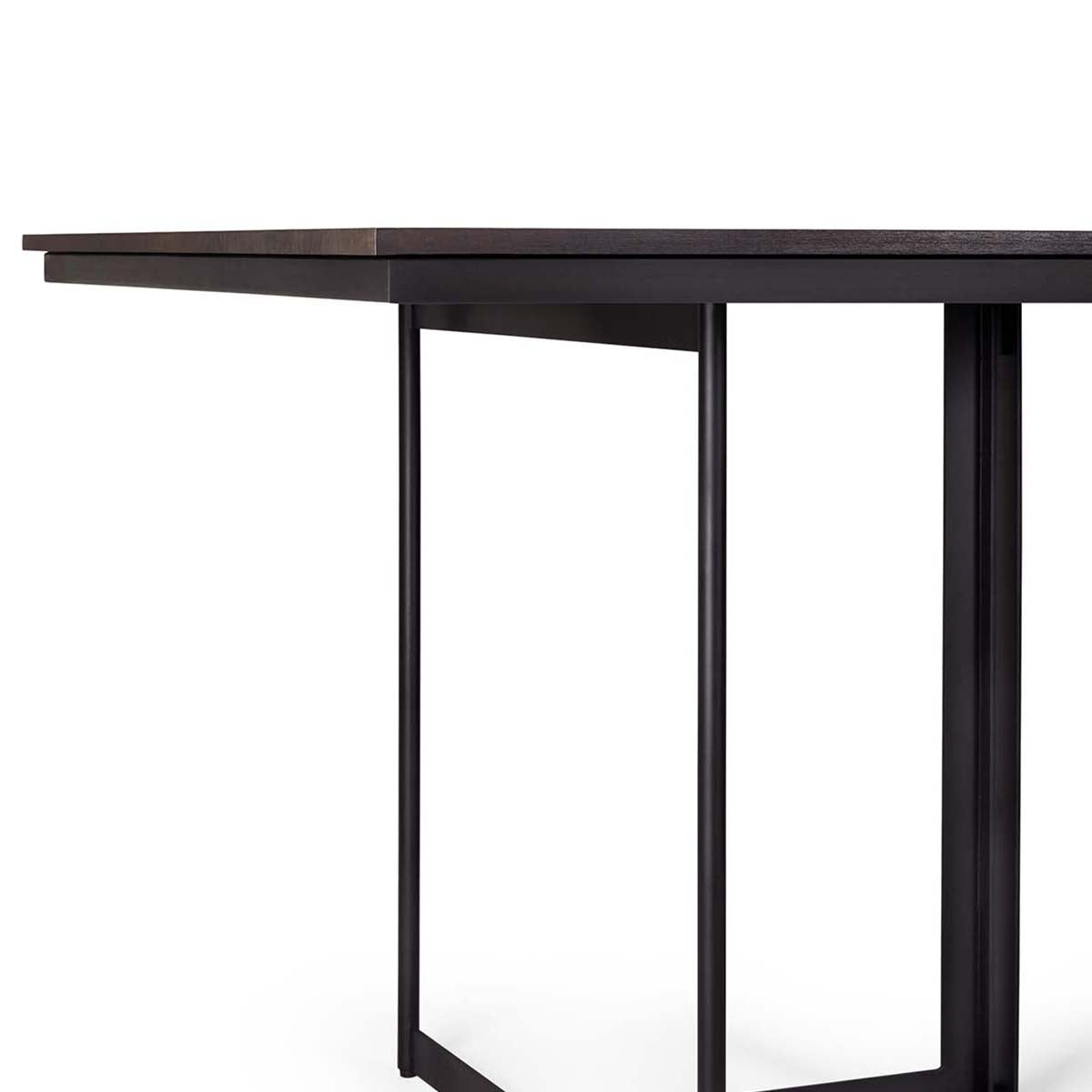 Tacet Dining Table