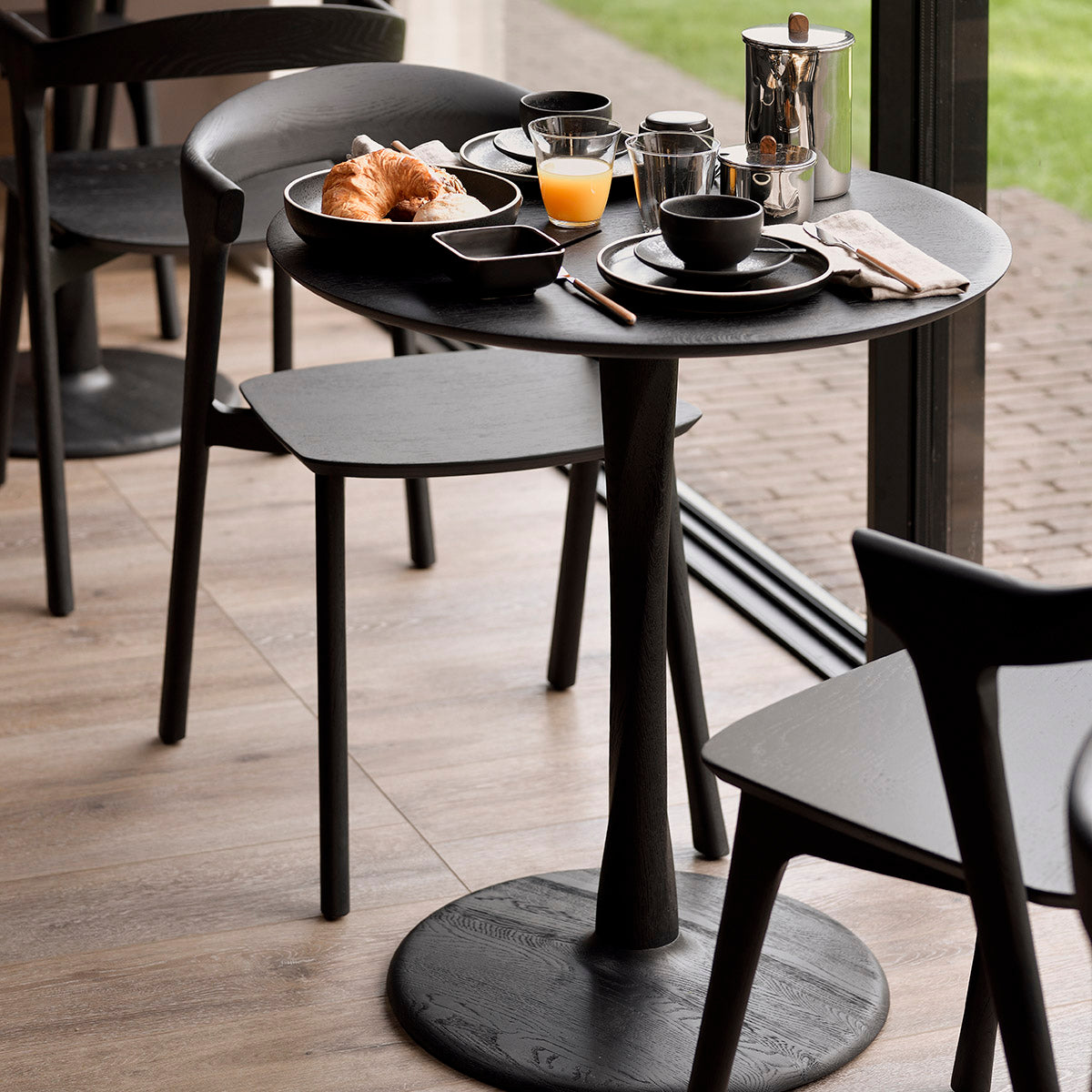 Torsion Round Dining Table