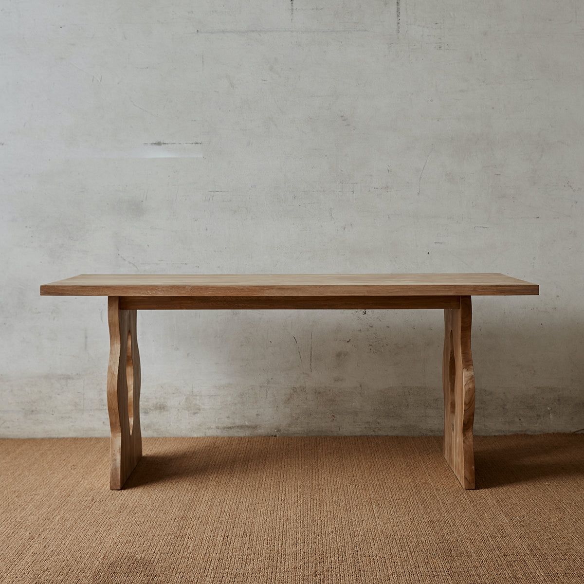 Earl Dining Table