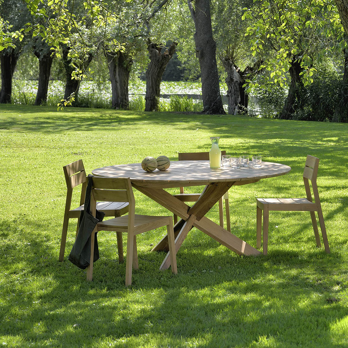 Circle Outdoor Round Dining Table (Teak, 163cm)