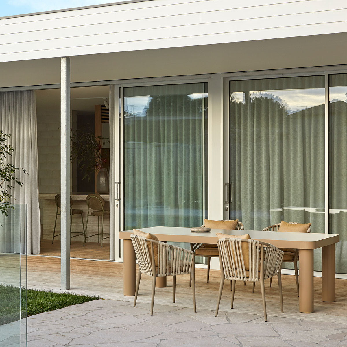 Frankie Outdoor Ceramic Dining Table