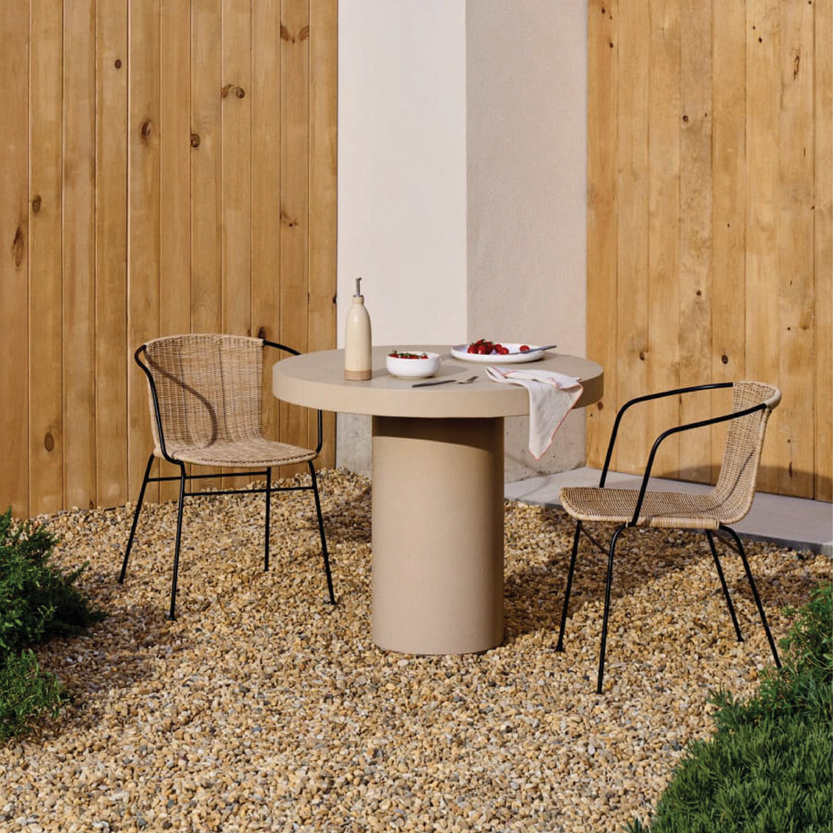 Aiguablava Round Outdoor Dining Table
