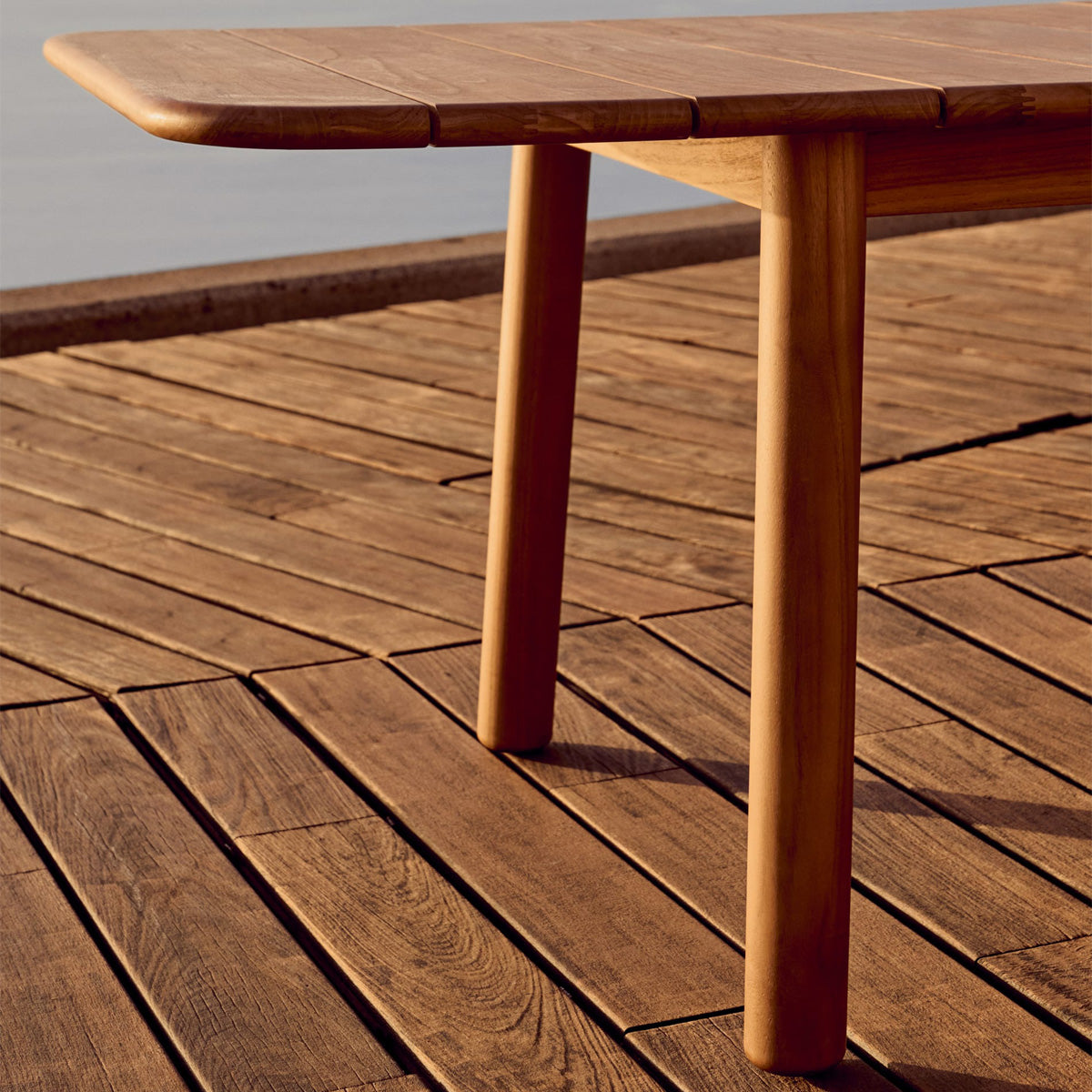 Turqueta Outdoor Extendable Dining Table (Teak)