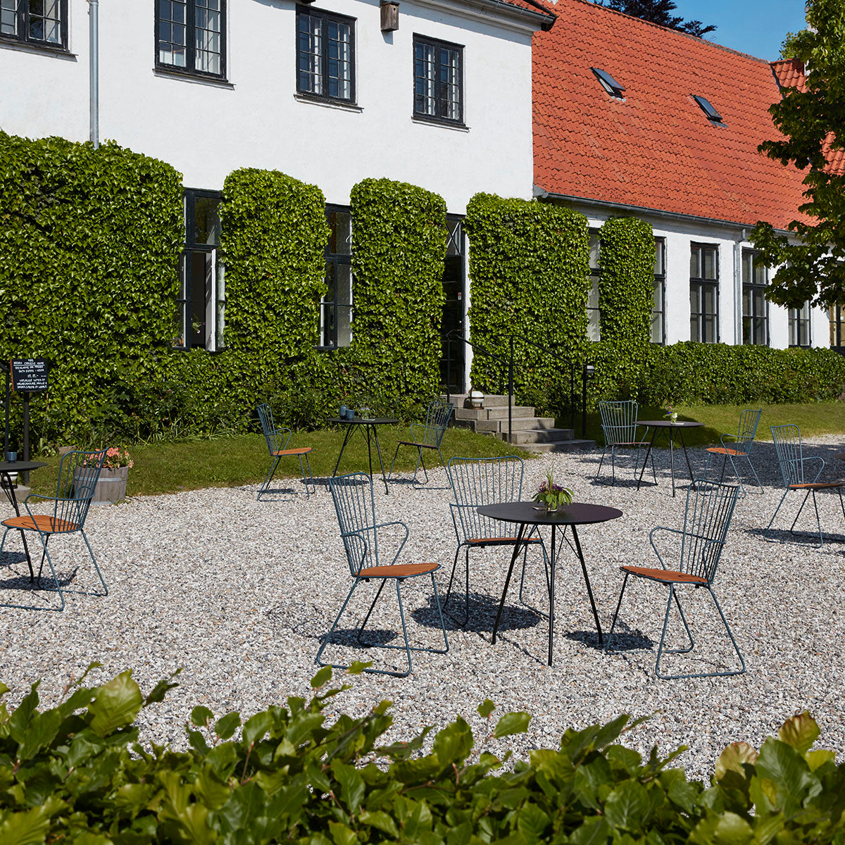 Circum Outdoor Table