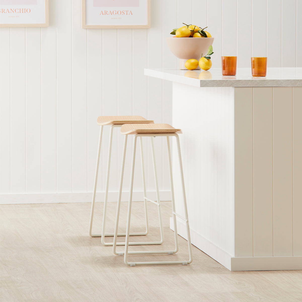 Hendrix Backless Bar Stool (Oak)