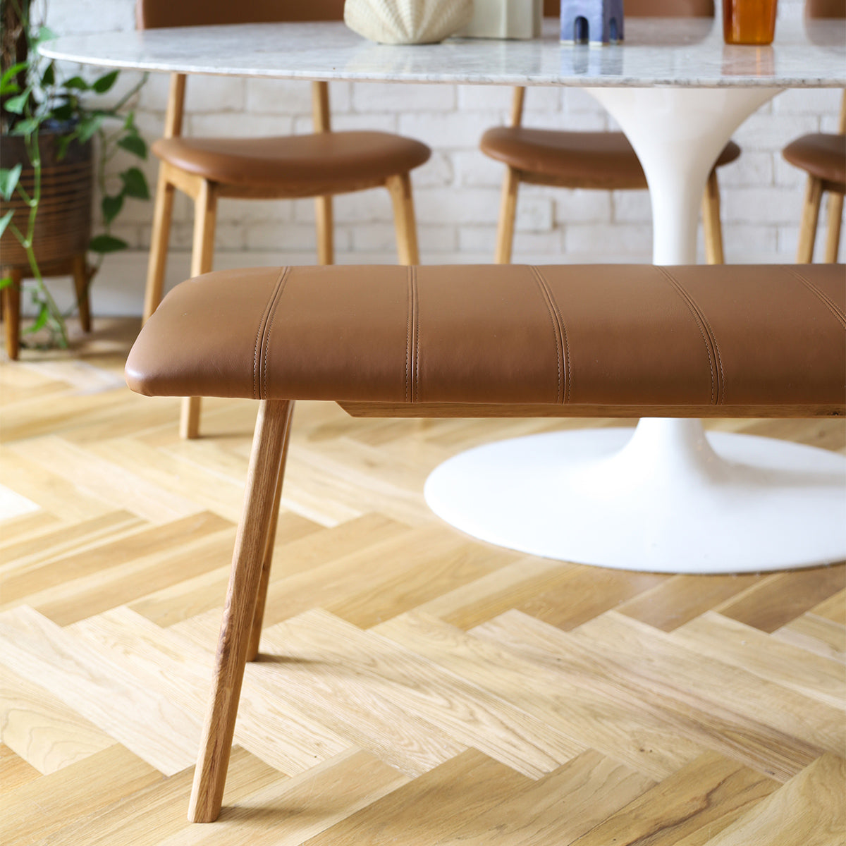 Alaska Leather Bench