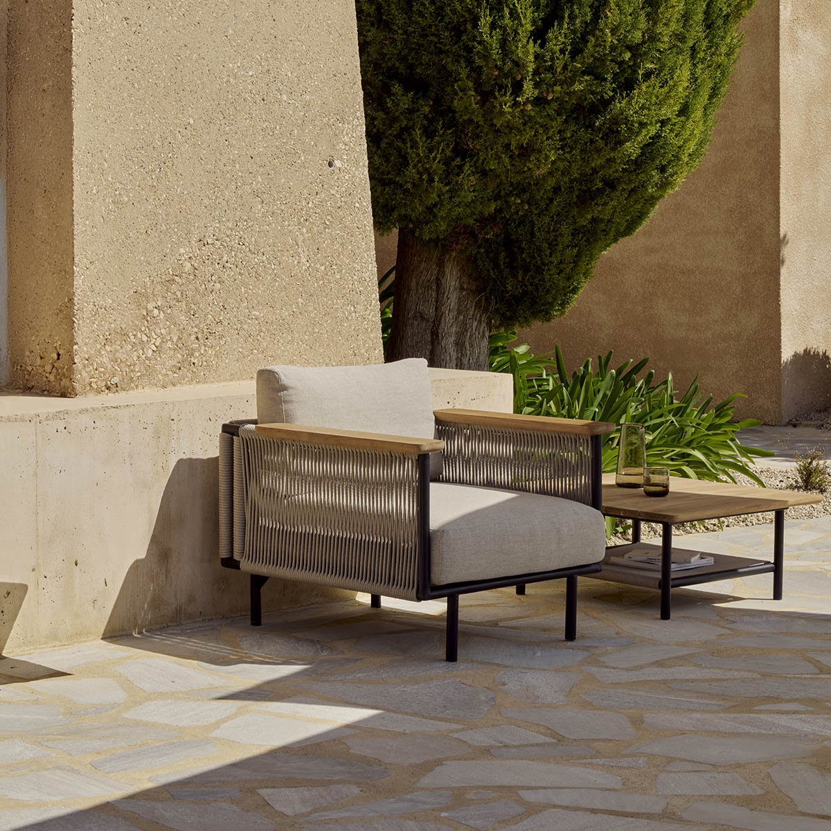 Corbey Outdoor Lounge Chair