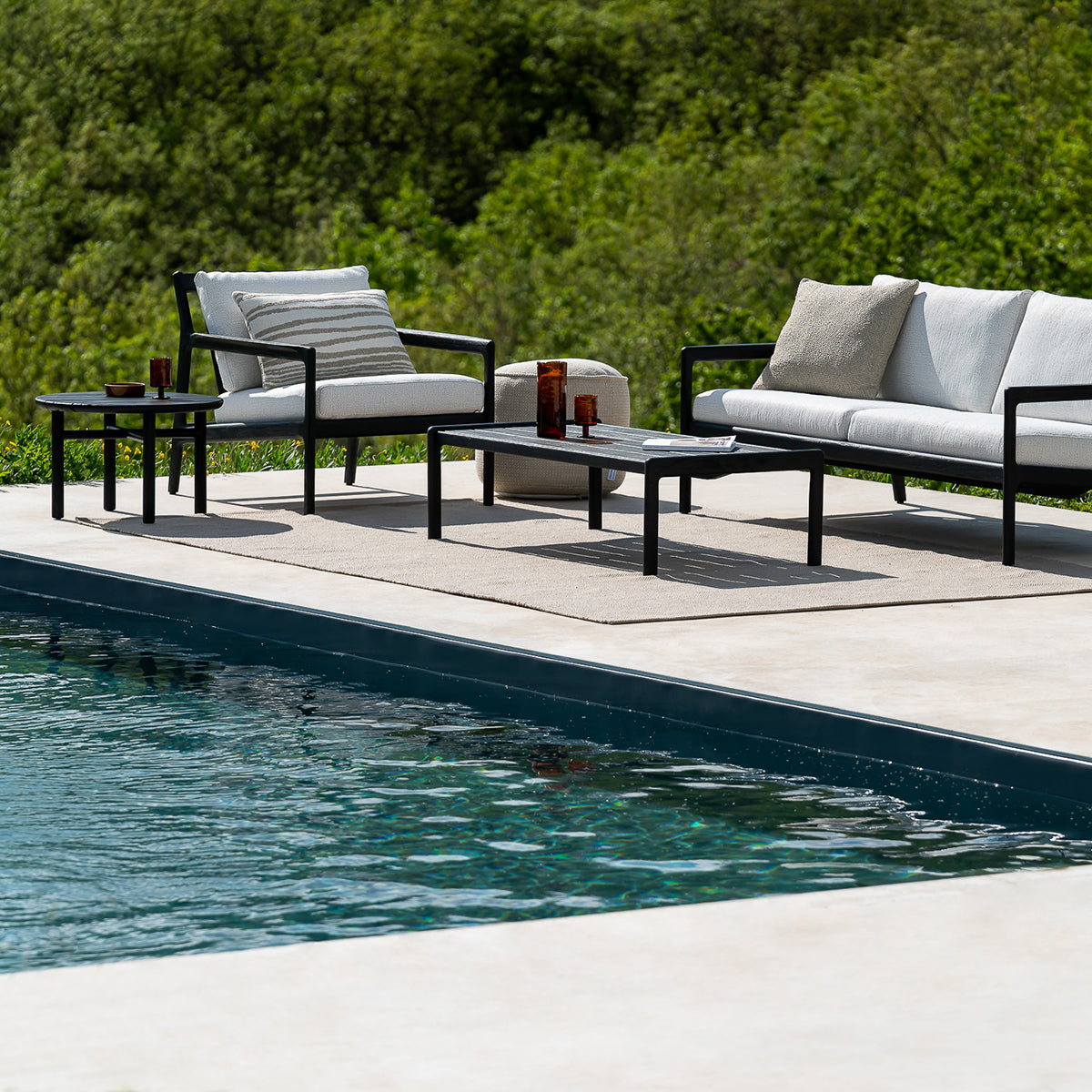 Jack Outdoor Fabric Lounge Chair (Teak Black, Off White)