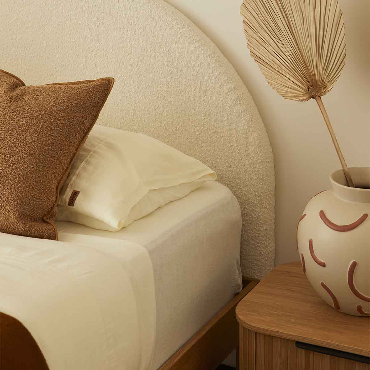 Harlo Queen Bed Head