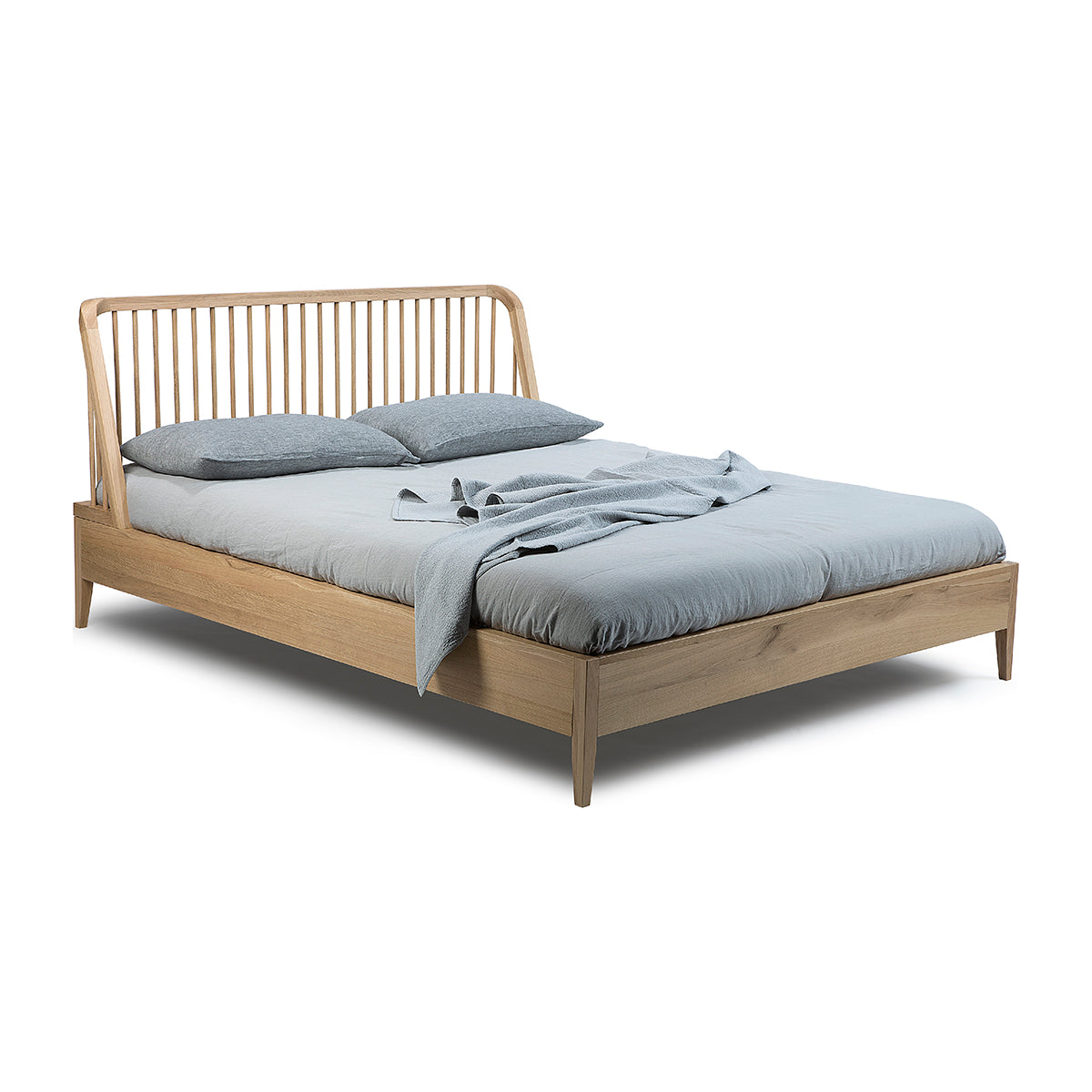 Spindle Queen Bed Frame (Oak)