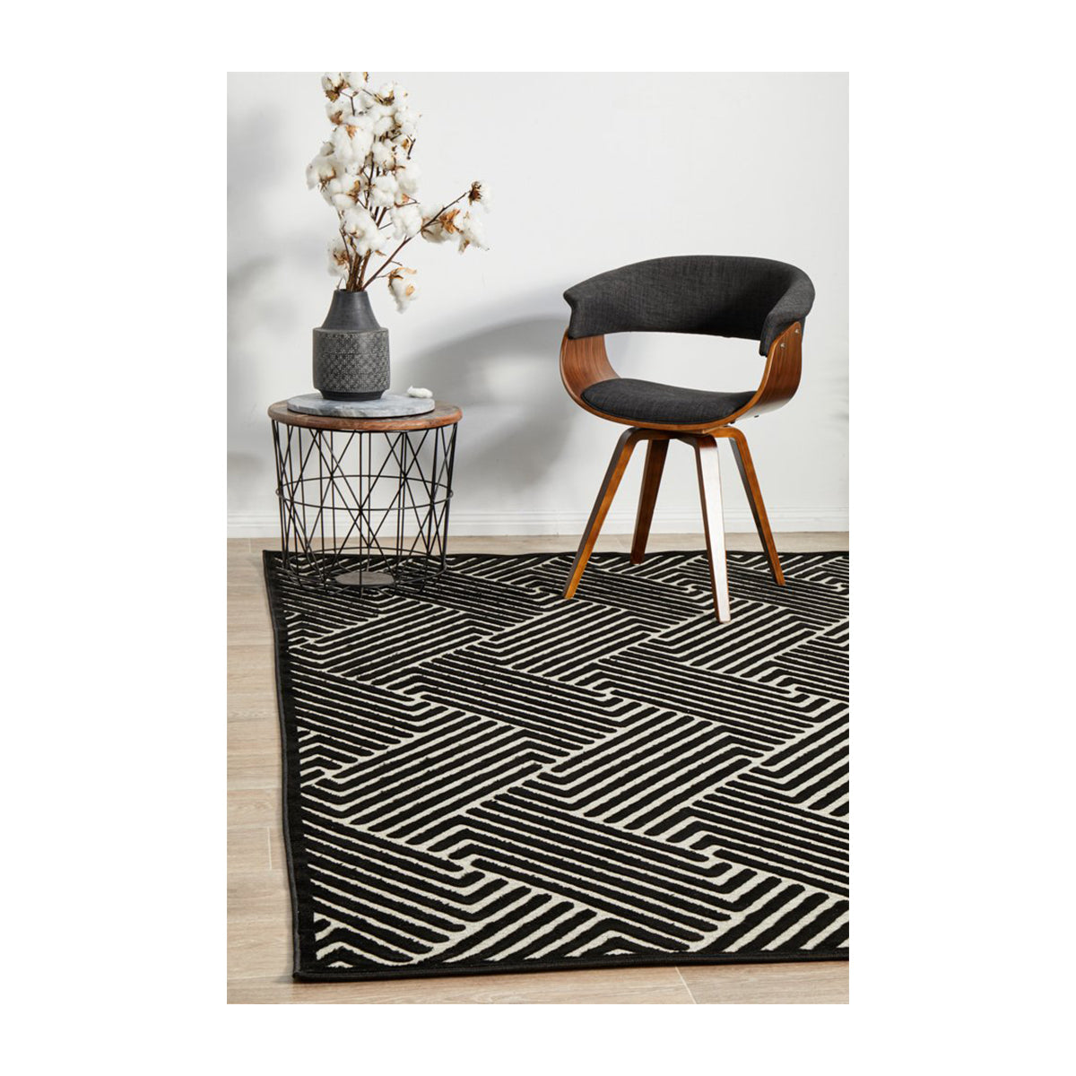 York Rug (Black/Gold)