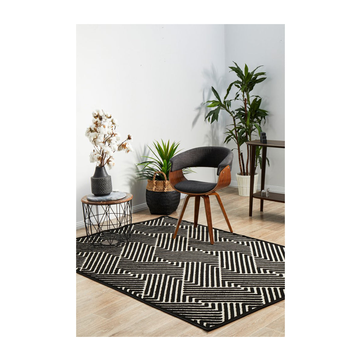 York Rug (Black/Gold)