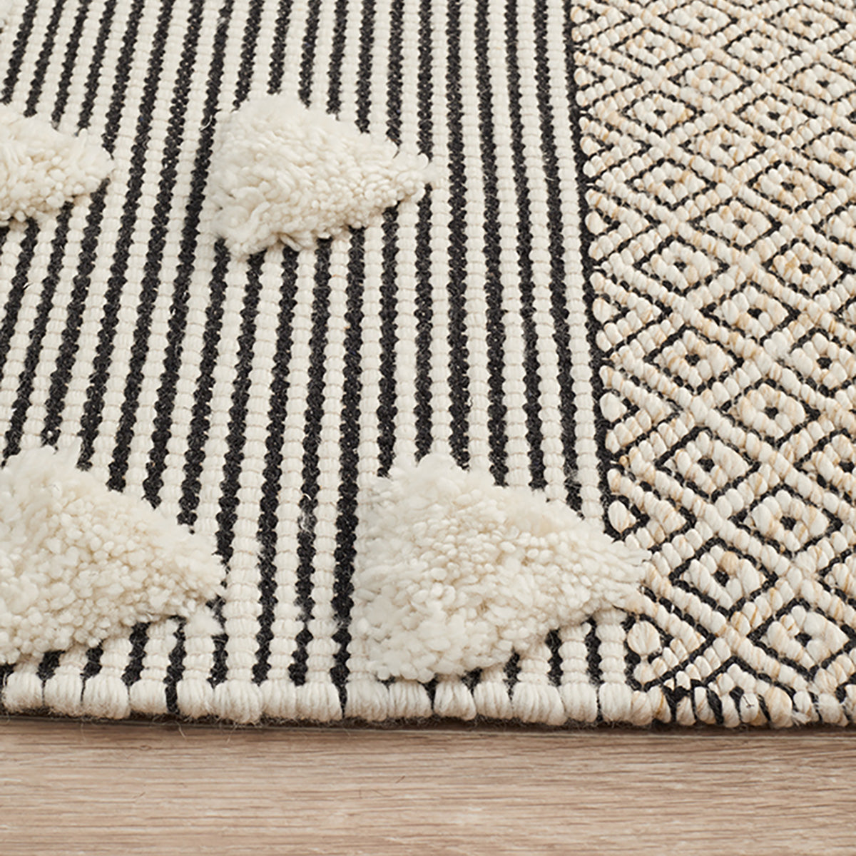 Miller 733 Rug (Ivory)