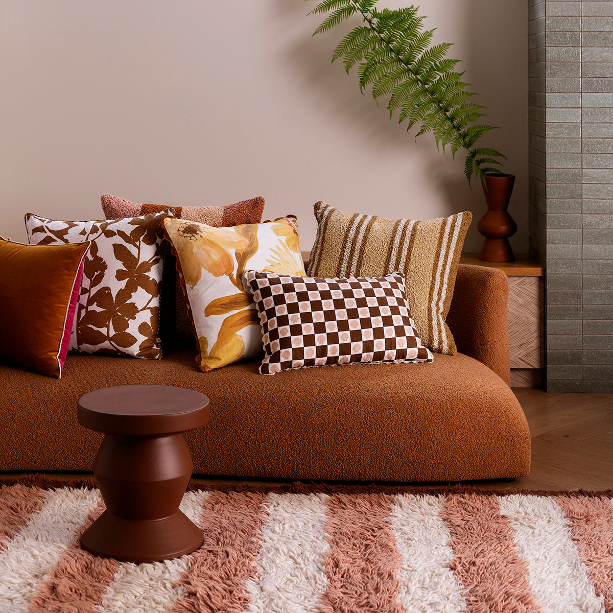 Pedestal Side Table (Chocolate)