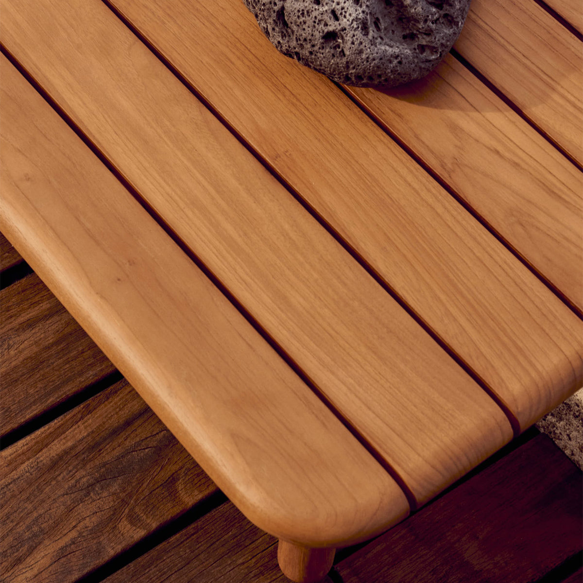 Turqueta Side Table (Teak)