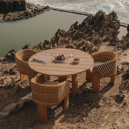 Xoriguer Round Dining Table (Eucalyptus)